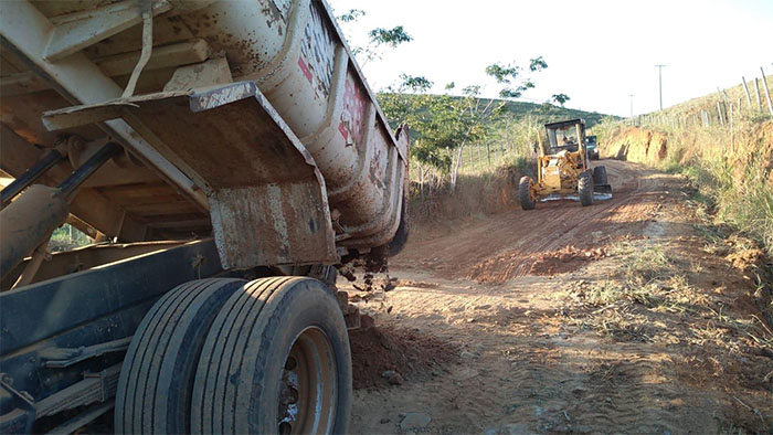Secretaria de Agricultura de Itaperuna recupera inúmeras estradas vicinais