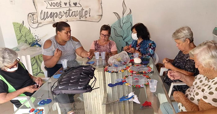 Projeto ‘Fazendo Renda Comunidades’ realiza atividades no SCFV do Idoso em Itaperuna