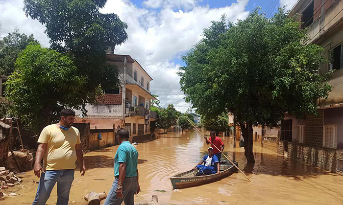 Chuvas deixam mais de 3 mil desalojados no interior do RJ