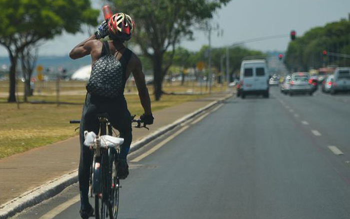 Bolsonaro anuncia redução no imposto de importação de bicicletas