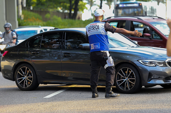 Operação Lei Seca flagra mais de 200 motoristas embriagados