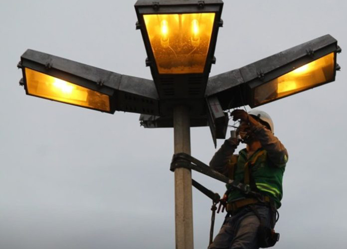 Prefeitura de Itaperuna realiza troca de lâmpadas em alguns pontos
