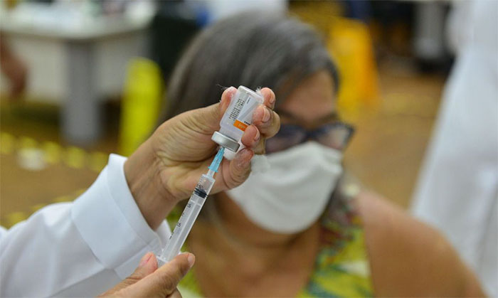 Covid-19: pessoas com comorbidades serão imunizadas a partir de maio