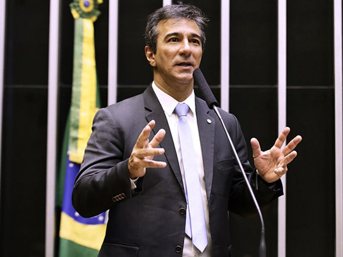Deputado do RJ quer trégua da União com municípios endividados