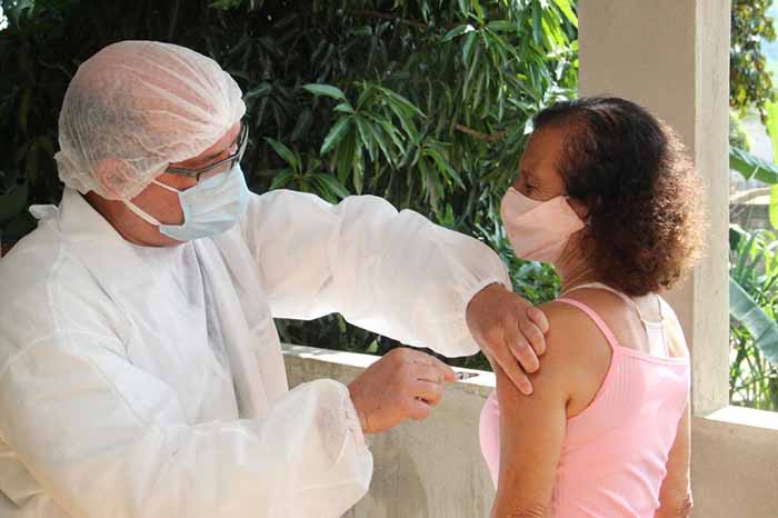 Em Itaperuna/RJ, 1.361 doses de vacina contra a Covid-19 foram aplicadas no último sábado