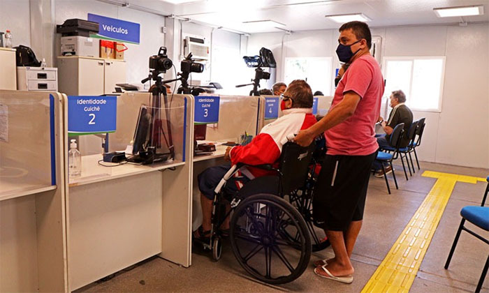 Pessoas com deficiência têm direito a isenção de taxas para documentos