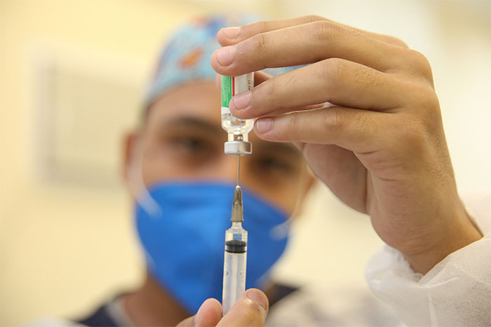 Secretaria de Estado de Saúde distribui 755.400 doses de vacinas contra a Covid