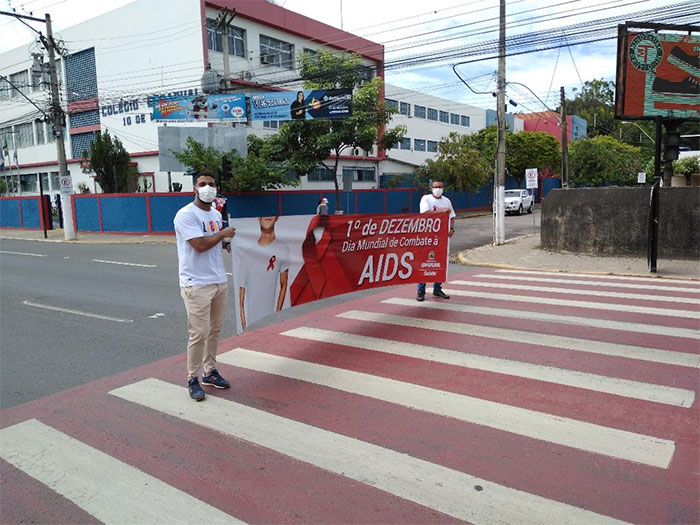 Itaperuna: Programa de IST/AIDS realiza ação referente ao ‘Dezembro Vermelho’