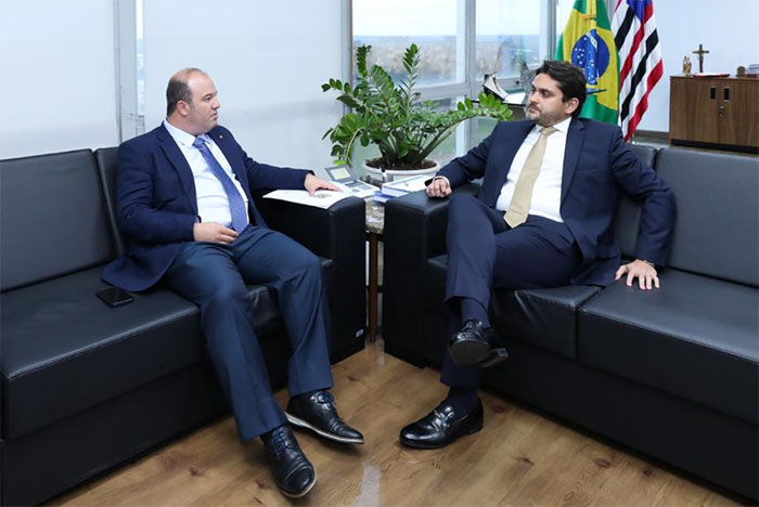 Deputado federal Murillo Gouvêa em reunião com o Ministro das Comunicações, trata de melhorias na Internet e Telefonia para a população do Estado do Rio
