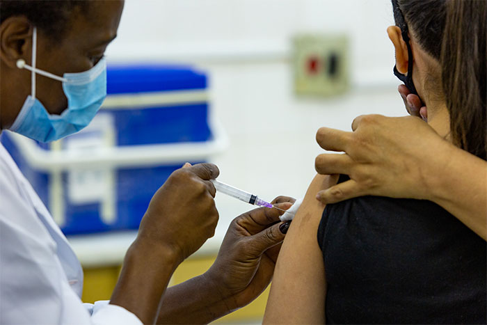 Covid: Secretaria alerta para importância do reforço na vacinação de idosos e demais grupos prioritários