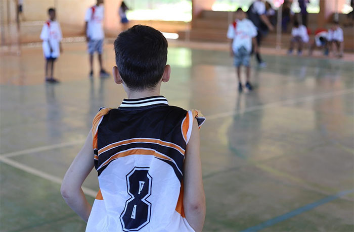 Escola em Itaperuna promove campeonato de futebol