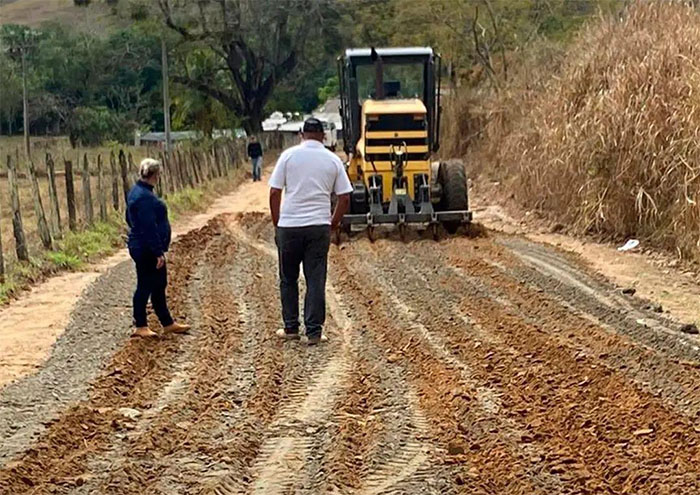 Secretaria de Agricultura de Itaperuna avança recuperando estradas vicinais