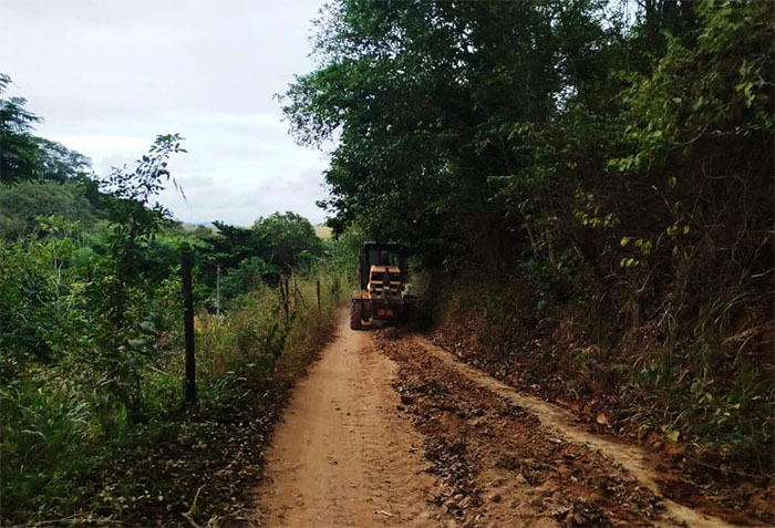 Itaperuna: recuperação de estradas rurais na Jabuticaba e Cavinha