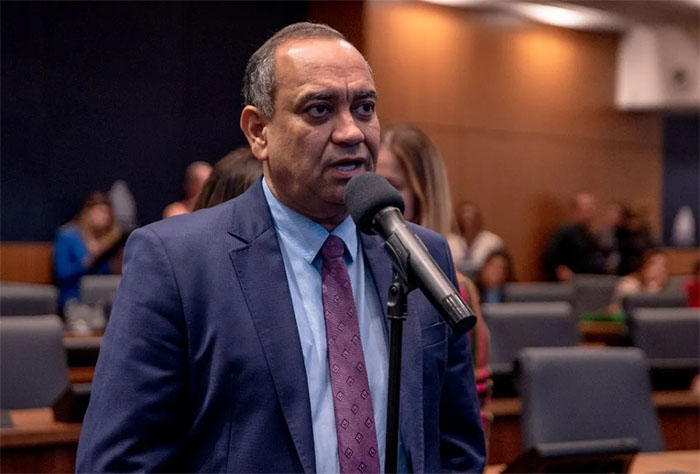 Cobiçado, Max Lemos tem propostas de partidos e deve estar com Bacellar em 2026