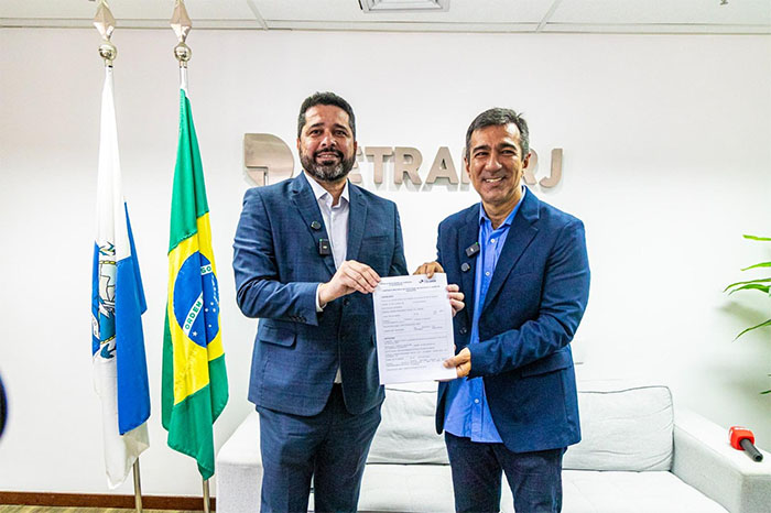 Detran RJ e Correios assinam contrato para entrega domiciliar gratuita de documentos
