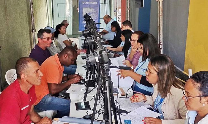Ação social do Detran RJ fornece Carteira de Identidade Nacional a pescadores que vão receber seguro defeso