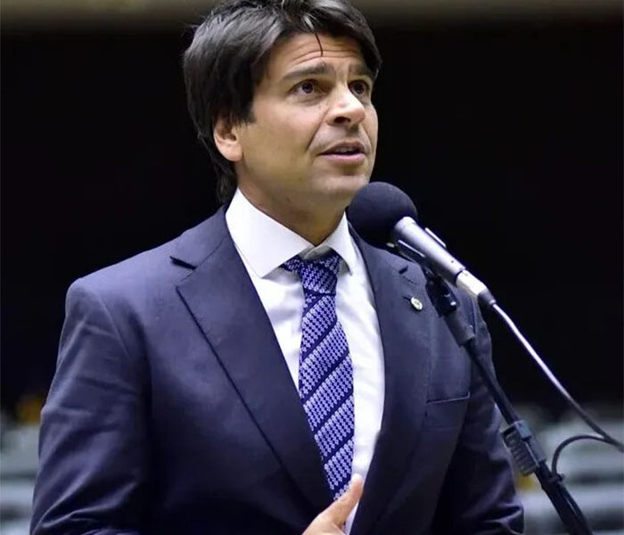 Pedro Paulo apresenta projeto para regulamentar profissão de influenciador digital no Brasil