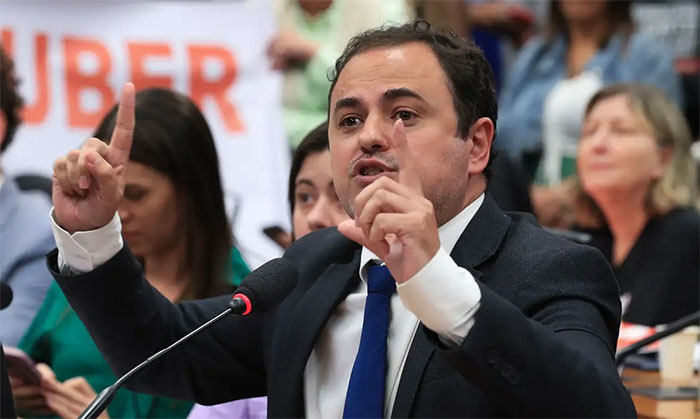 Glauber Braga avalia disputar o governo do Rio em 2026