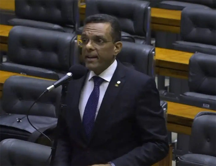 Otoni com o pé no Republicanos aposta no partido caminhando com Paes