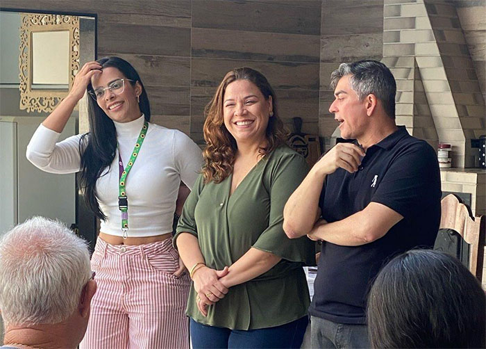 COM INFLUÊNCIA CONSOLIDADA E ARTICULAÇÃO POLÍTICA, DR. VINÍCIUS LANÇA FERNANDA NEVES COMO PRÉ-CANDIDATA A DEPUTADA ESTADUAL