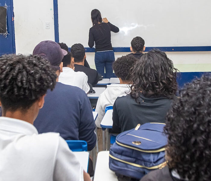 Secretaria de Estado de Educação cria programa permanente de formação para profissionais da rede